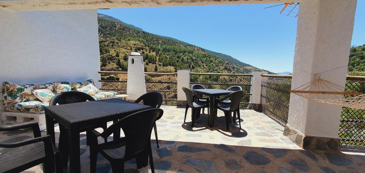 El Capricho De Trevelez Apartment Bagian luar foto