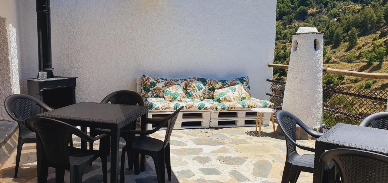 El Capricho De Trevelez Apartment Bagian luar foto