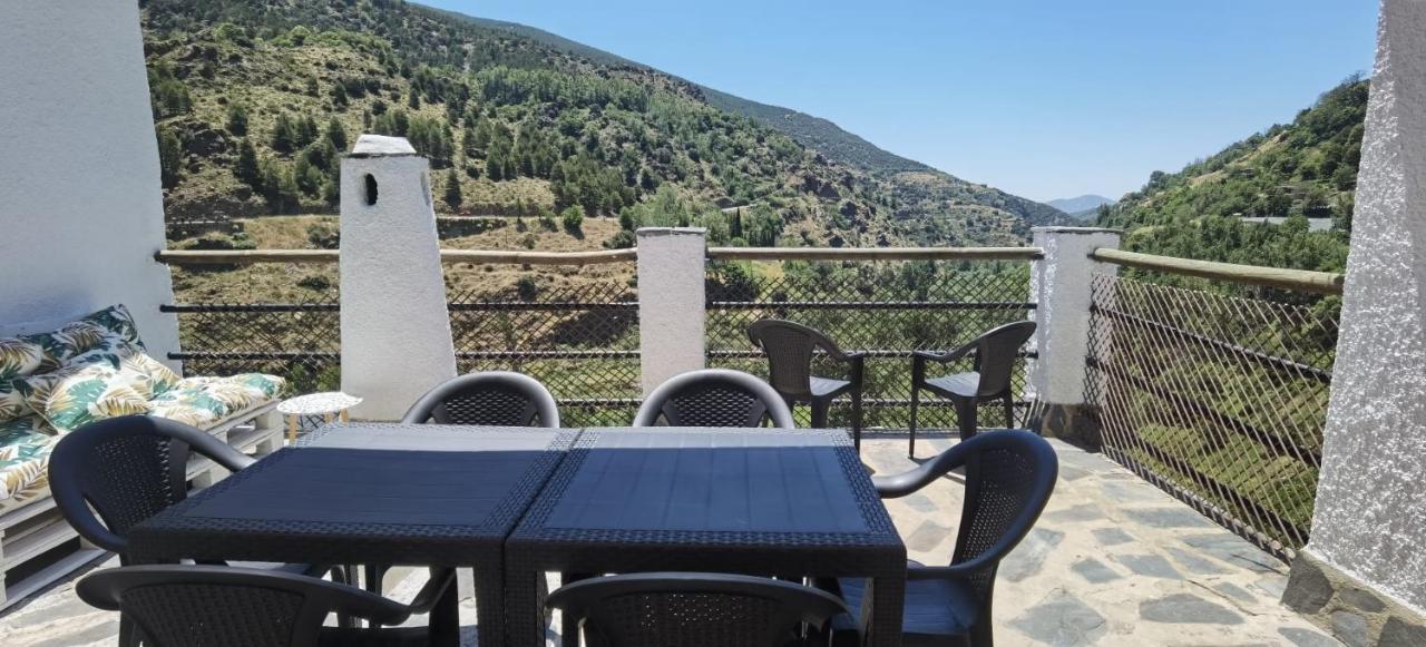 El Capricho De Trevelez Apartment Bagian luar foto