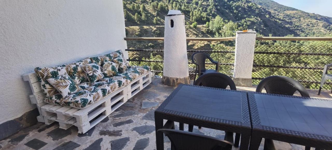 El Capricho De Trevelez Apartment Bagian luar foto